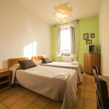 Albergo Ancajani Ассізі Екстер'єр фото