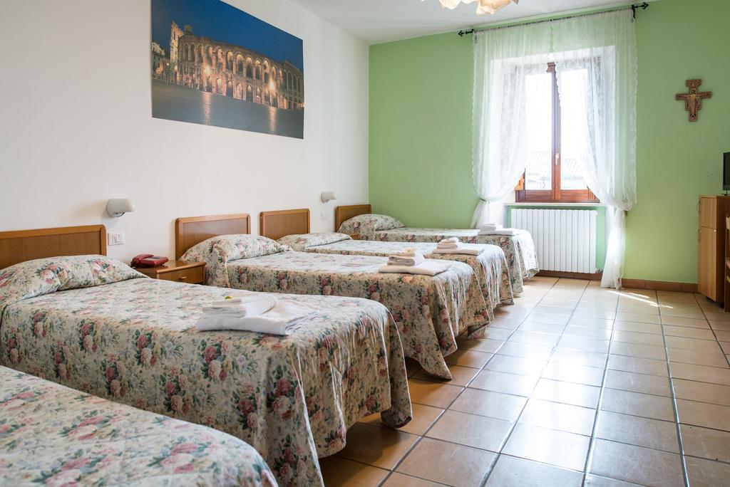 Albergo Ancajani Ассізі Екстер'єр фото